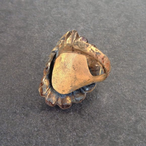 Vintage 20's Fancy Brass Ring - Picture 5 of 8